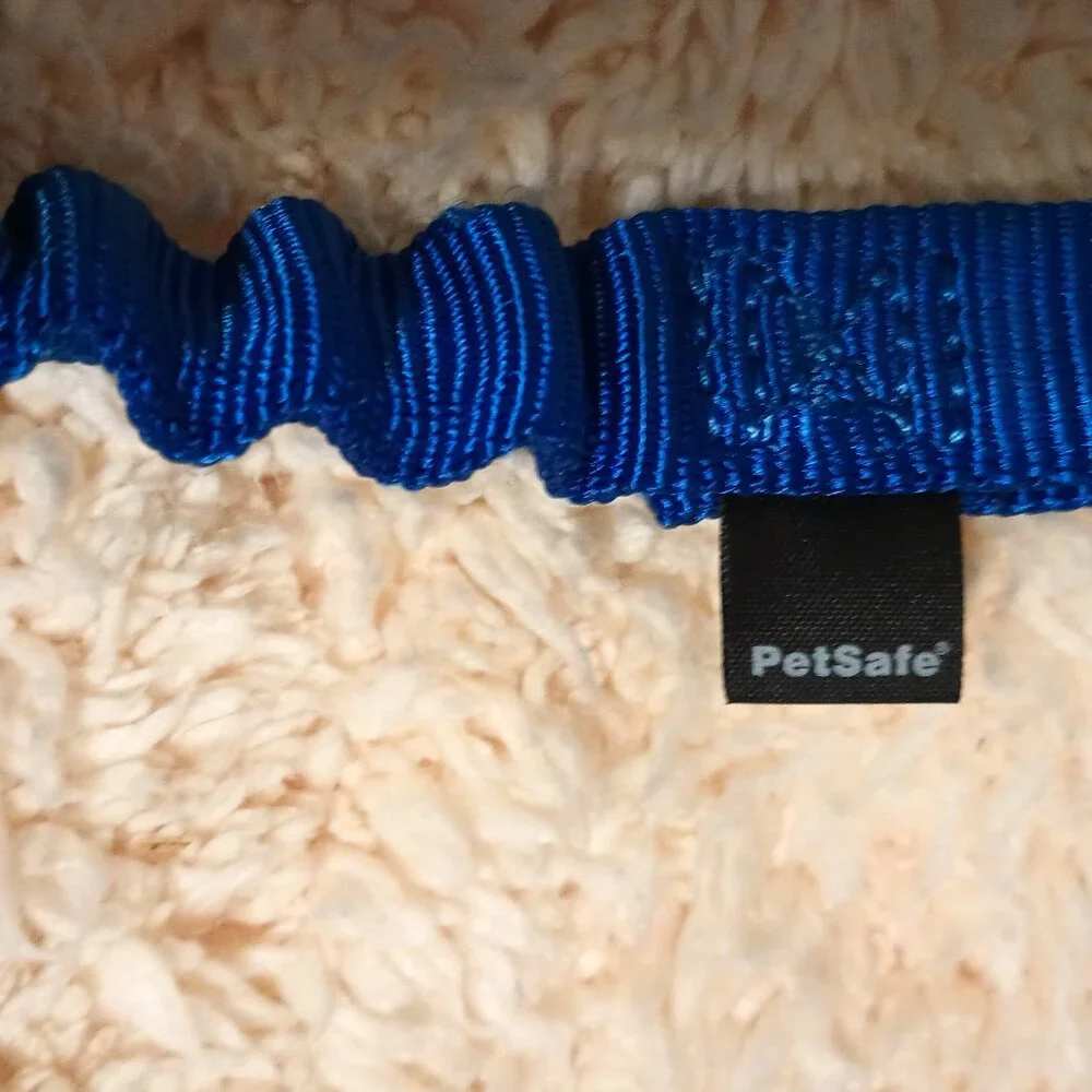 EUC~ PetSafe Come w/ Me Kitty Nylon Cat Harness & Bungee Leash + 1 Red Harness
